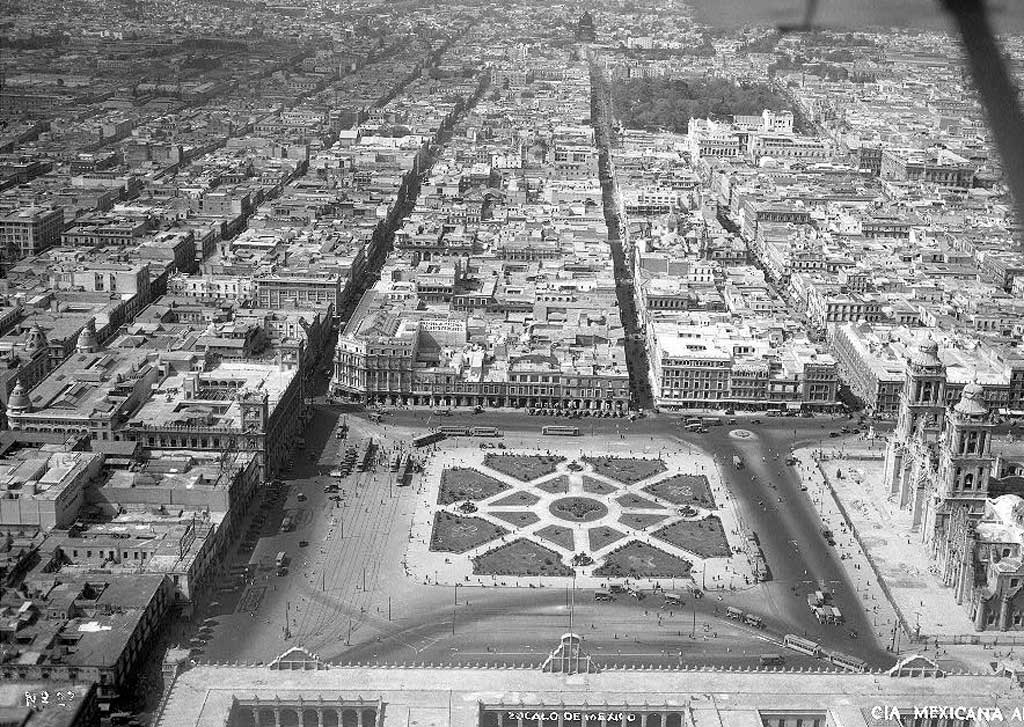 Vista aérea parcial del centro de la Ciudad de México en 1932.