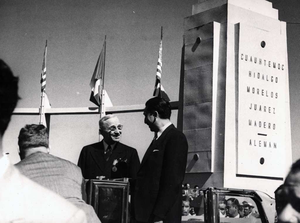 Miguel Alemán y Harry S. Truman durante su visita a México en 1947.
