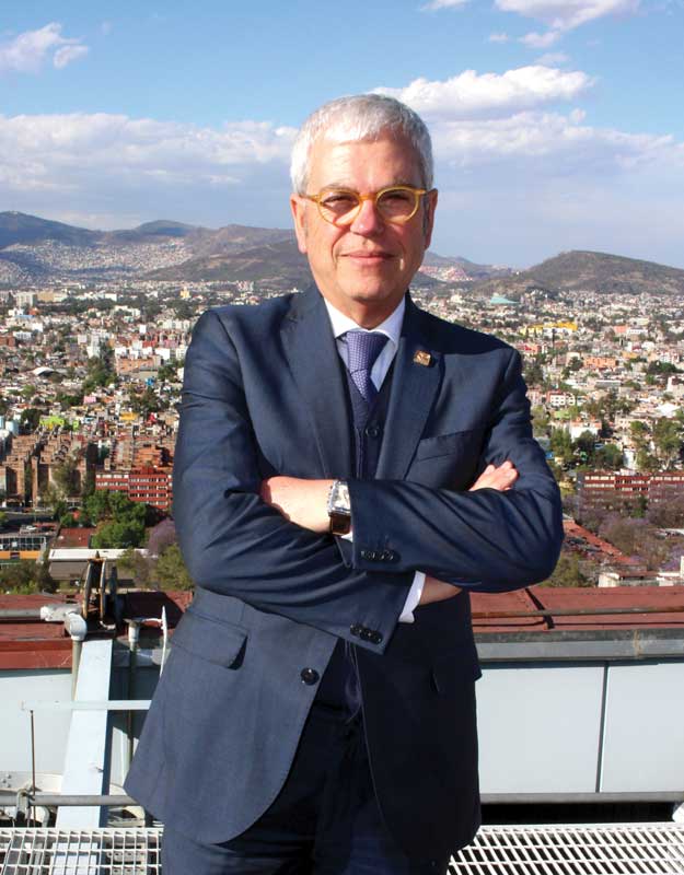 Felipe de Jesús Gutiérrez,
 Secretario de Desarrollo Urbano y Vivienda del Gobierno de la Ciudad de México.