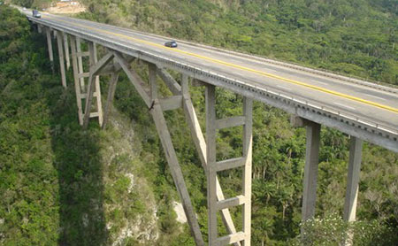CMIC y Capufe integran comisión para infraestructura carretera