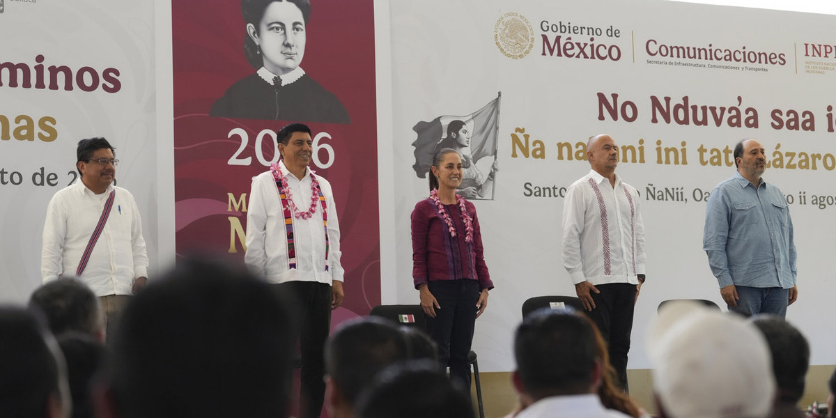 Plan Lázaro Cárdenas impulsa más de mil kilómetros de caminos en Oaxaca