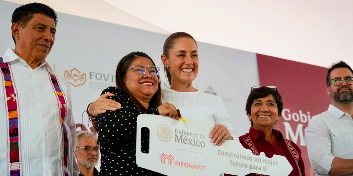 Sheinbaum impulsa acceso a la vivienda en Oaxaca: entrega casas y escrituras