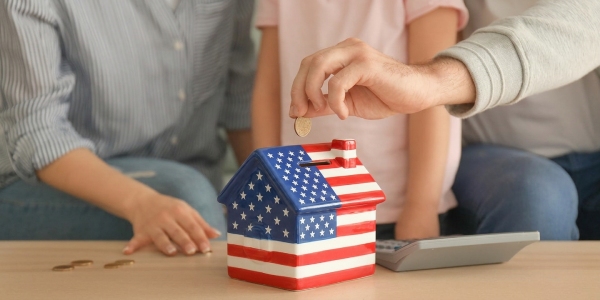 El 82% de padres en EU ahorran para que sus hijos compren su primera casa