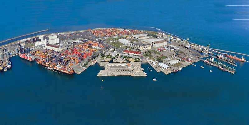 La construcción del Nuevo Puerto en Veracruz tendrá una inversión de 
31,000 millones de pesos con 80% de inversión privada.