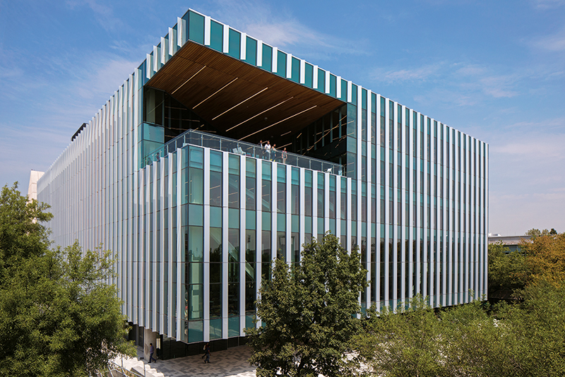 Real Estate Market, Monterrey, El nuevo edificio de la Biblioteca consta de 17,300 m² que responde al Modelo Educativo Tec21. 