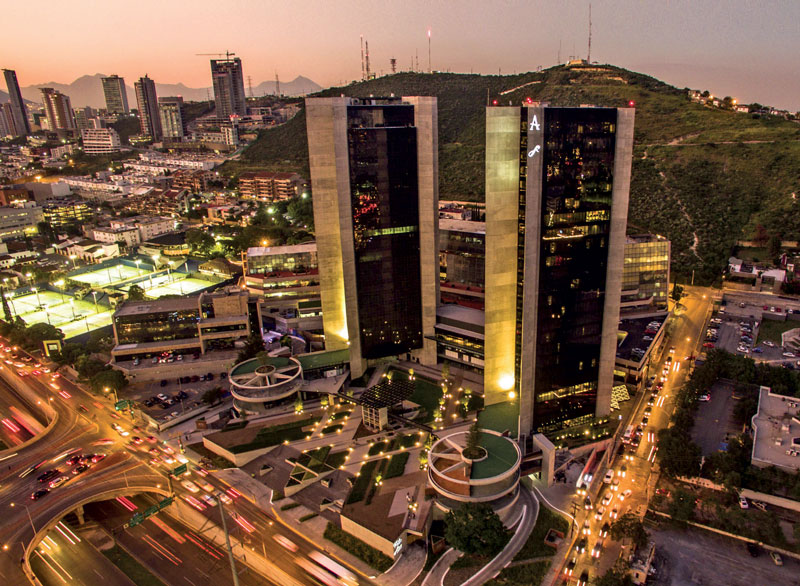 Real Estate Market &amp;amp;amp;amp;amp; Lifestyle,Real Estate, Propuestas y Apuestas por México,Miguel Ángel del Barrio, Live Aqua Monterrey Valle, forma parte del portafolio de Fibra Hotel.