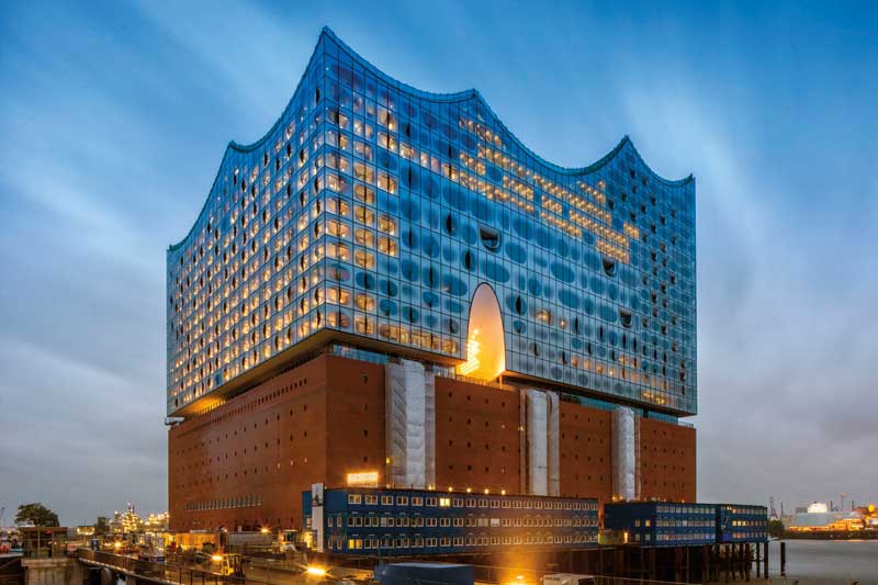 Real Estate Market &amp Lifestyle,Real Estate,Arquitectura Disruptiva,Los arquitectos más influyentes del mundo,Herzog & de Meuron, La sensualidad dual , Elbphilharmonie Hamburg. Hamburgo, Alemania (2016).