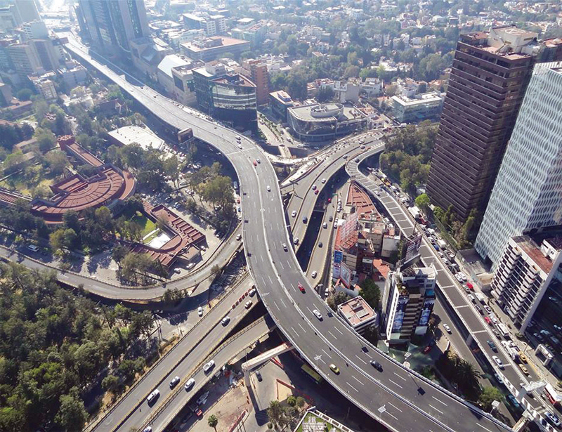 Real Estate Market &amp; Lifestyle,Real Estate,Real Estate México,ADI,30 años de la ADI,Asociación de Desarrolladores Inmobiliarios, Vista aérea del segundo piso del Periférico de Ciudad de México.