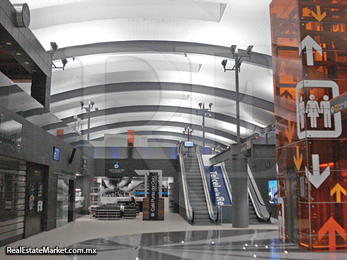 Interior del Aeropuerto de Monterrey