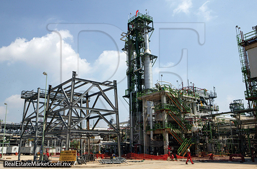 La refinería Lázaro Cardenas de Minatitlán, Veracruz. Se encuentra en proyecto de reconfiguración para afrontar los retos del Siglo XXI