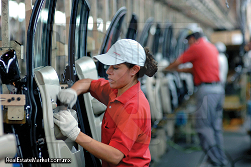 México se ha distinguido por captar inversiones en los sectores: automotriz y aeronáutico.