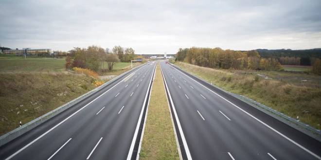 Va Autopista Yarabamba–Cocachacra en Arequipa