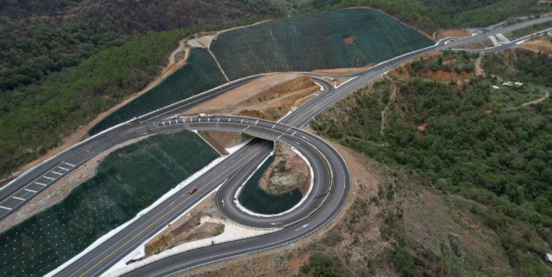 Inauguran la Supercarretera Mitla-Tehuantepec, obra clave en el sur-sureste