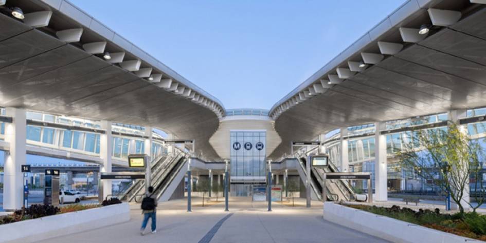 Nuevo centro de tránsito LAX conecta aeropuerto y ciudad de Los Ángeles