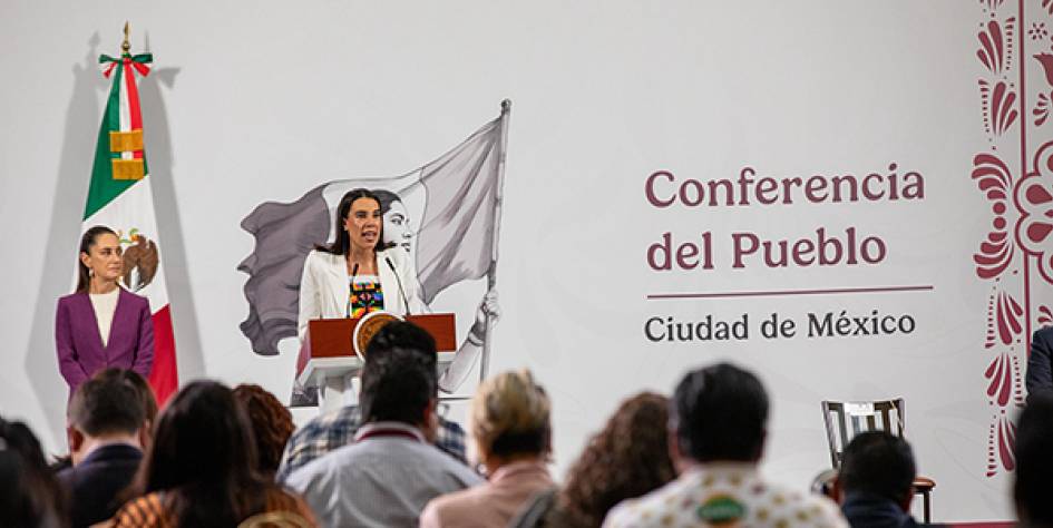 México recibe más turistas mujeres que hombres en vuelos internacionales