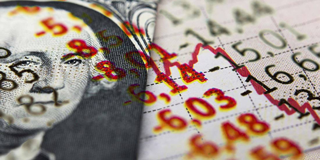 El peso corrige tras rally anual; dólar débil abre la puerta a los 17.00 por dólar