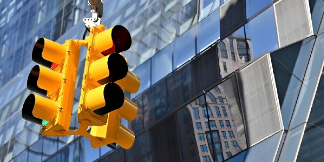 Inteligencia artificial transforma la gestión del tráfico en ciudades inteligentes