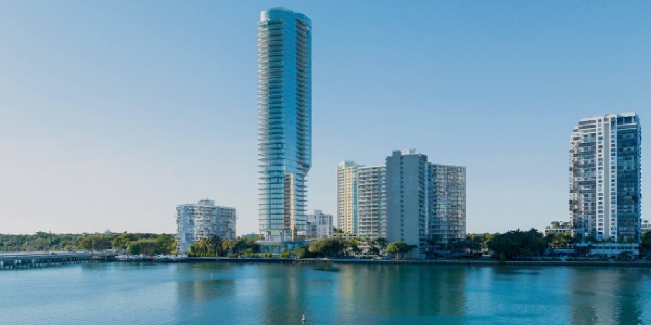 Así es UNA Residences, la torre de lujo frente al mar en Miami