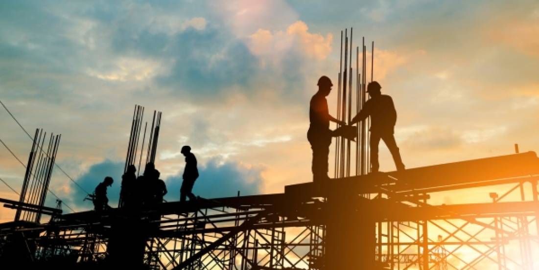 Construcción muestra avance mensual, pero mantiene debilidad estructural