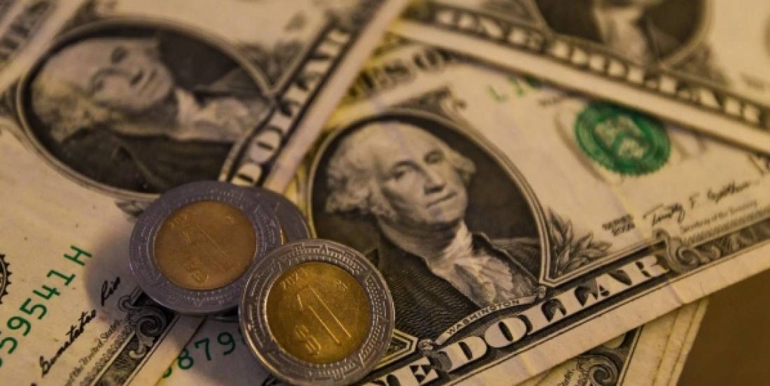 Mercados moderan optimismo: peso avanza marginalmente y petróleo repunta