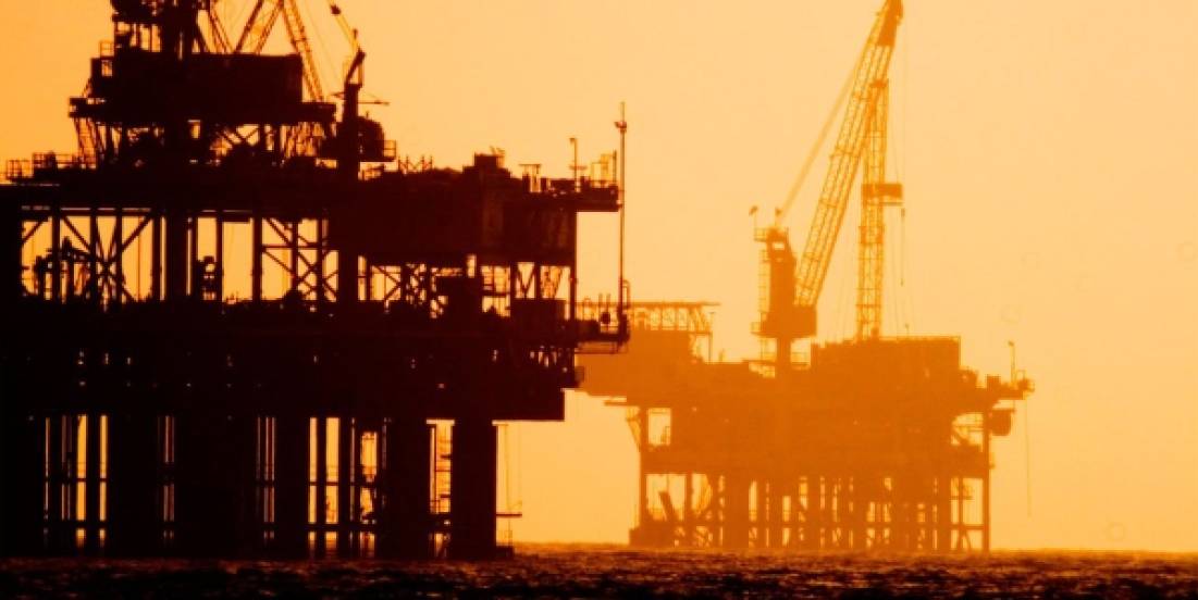 Incertidumbre geopolítica presiona al mercado de cambios y el petróleo