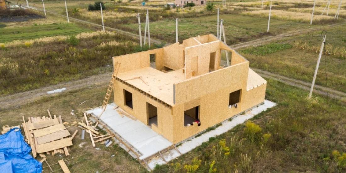 ¿Vas a construir una casa? Factores que pueden impactar tu presupuesto y tiempos