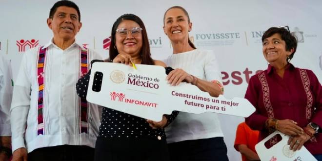 Sheinbaum impulsa acceso a la vivienda en Oaxaca: entrega casas y escrituras