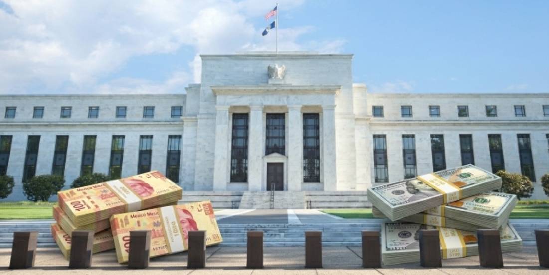Peso inicia con ligera depreciación; dólar se fortalece ante datos de EU
