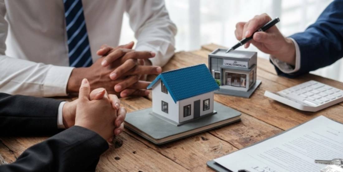 Bienes raíces comerciales y residenciales: diferencias clave para invertir