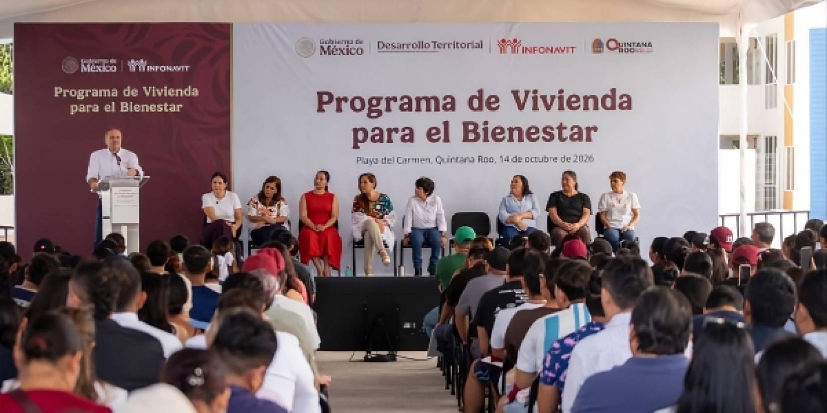 Infonavit entrega viviendas en Playa del Carmen; va por 62 mil hogares